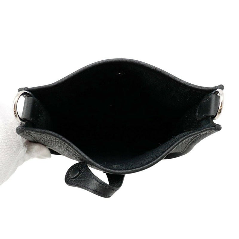 エルメス ショルダーバッグ エブリンTPM アマゾン 111cm ブラック/シルバー金具 トリヨンクレマンス K刻印 HERMES Evelyne 黒