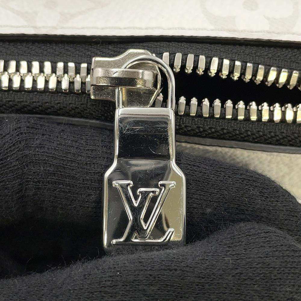 ルイヴィトン タイガ ラマ アルファ メッセンジャー M31069 ショルダーバッグ ルイ・ヴィトン(LOUIS VUITTON)ルイヴィトン タイガ ラマ アルファ