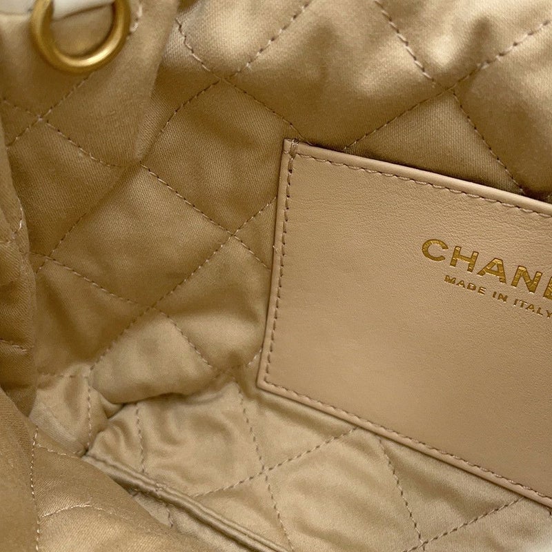 シャネル ハンドバッグ CHANEL 22 ミニ ココマーク シャイニーカーフレザー AS3980 CHANEL 2way 白