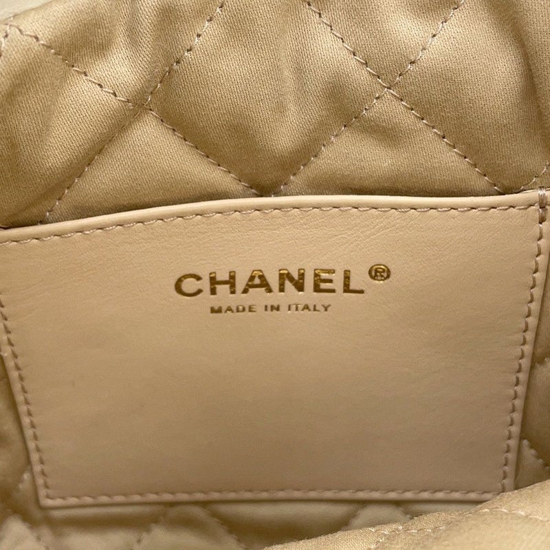 シャネル ハンドバッグ CHANEL 22 ミニ ココマーク シャイニーカーフレザー AS3980 CHANEL 2way 白