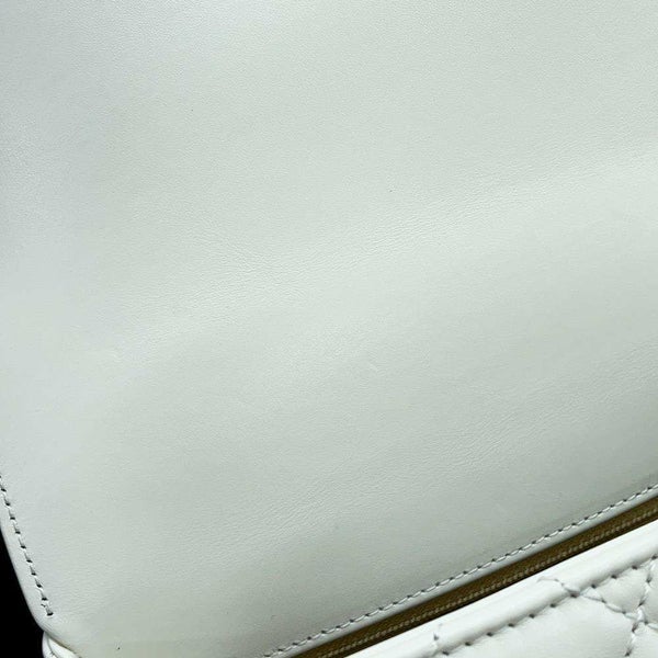 シャネル ハンドバッグ ココマーク マトラッセ トップハンドル カーフレザー AS2215 CHANEL  2wayショルダーバッグ 白