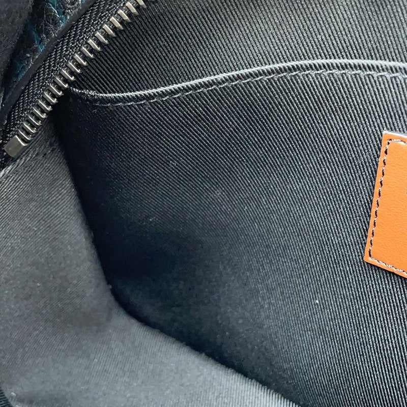 ルイヴィトン ショルダーバッグ モノグラム ・エクリプス ヴォルガ・オンストラップ M69688 LOUIS VUITTON ブラック 黒