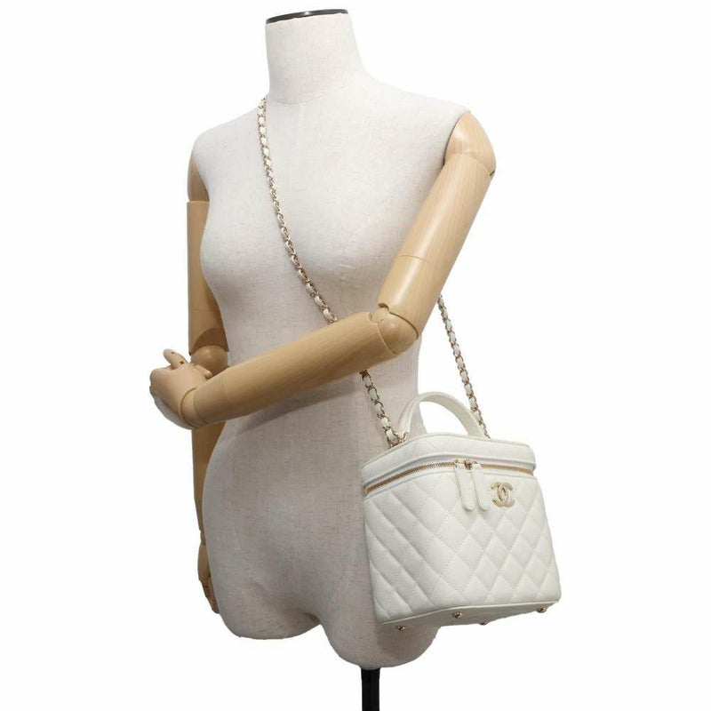 シャネル チェーンショルダーバッグ ココマーク マトラッセ バニティ キャビアスキン CHANEL バッグ 白