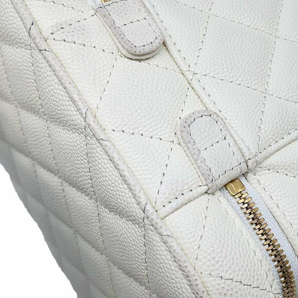 シャネル チェーンショルダーバッグ ココマーク マトラッセ バニティ キャビアスキン CHANEL バッグ 白