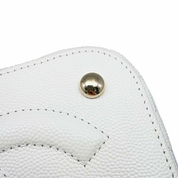 シャネル チェーンショルダーバッグ ココマーク マトラッセ バニティ キャビアスキン CHANEL バッグ 白