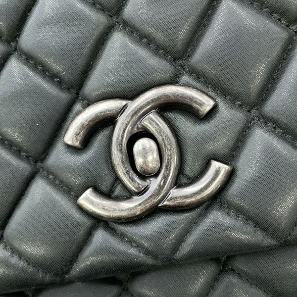 シャネル チェーンショルダーバッグ マトラッセ ココマーク シングルフラップ スパークル レザー CHANEL 黒