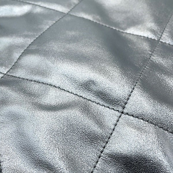 シャネル チェーンショルダーバッグ CHANEL 22 マトラッセ スモール シャイニーカーフレザー AS3261 ポーチ付き 黒