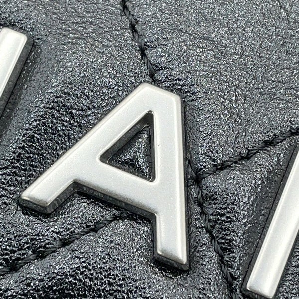 シャネル チェーンショルダーバッグ CHANEL 22 マトラッセ スモール シャイニーカーフレザー AS3261 ポーチ付き 黒