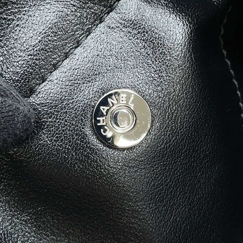 シャネル チェーンショルダーバッグ CHANEL 22 マトラッセ スモール シャイニーカーフレザー AS3261 ポーチ付き 黒