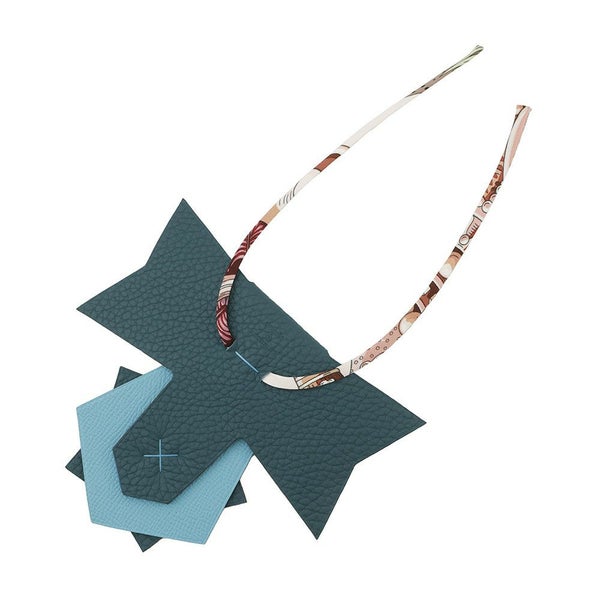 エルメス バッグチャーム プティアッシュ コケード ブルー/マルチカラー トリヨンクレマンス/シルク HERMES