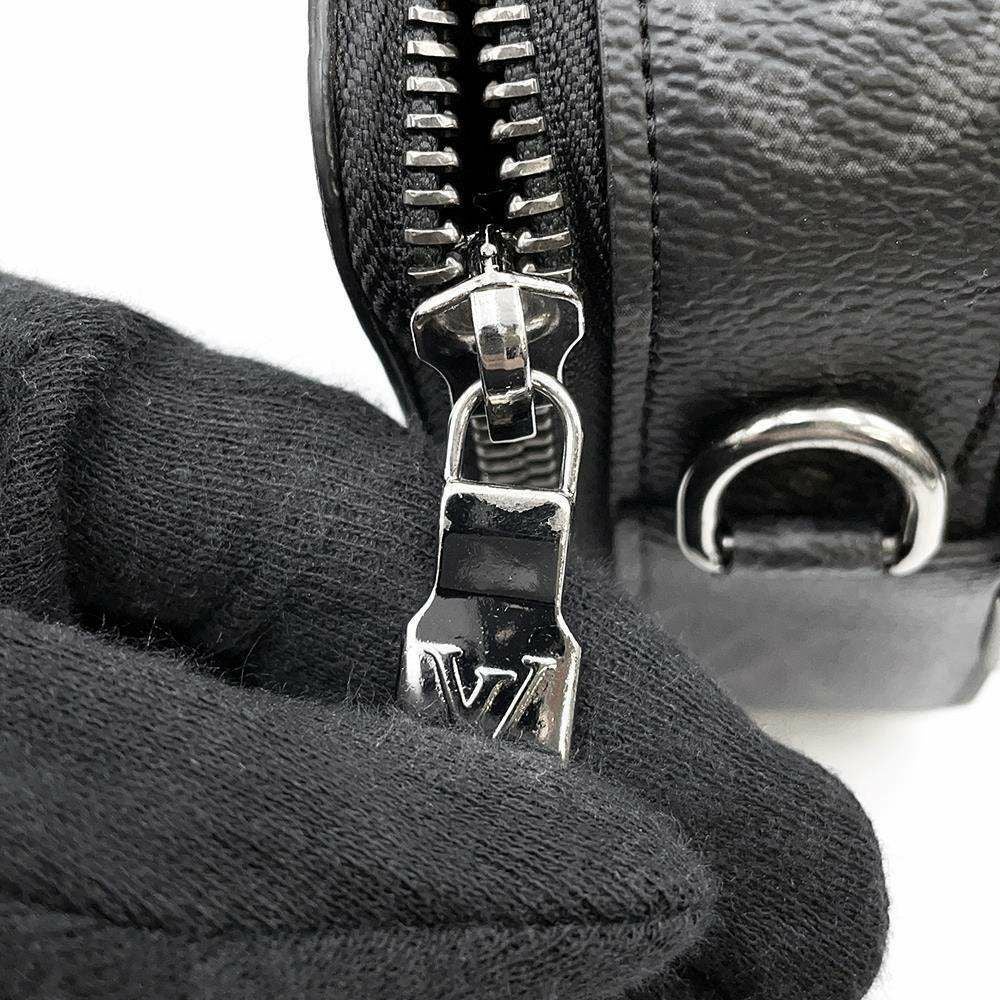 ルイヴィトン モノグラム エクリプス アルファ ウエアラブル ウォレット M81260 ショルダーバッグ LOUIS VUITTON（ルイ・ヴィトン） 【新品未使用】ルイヴィトン