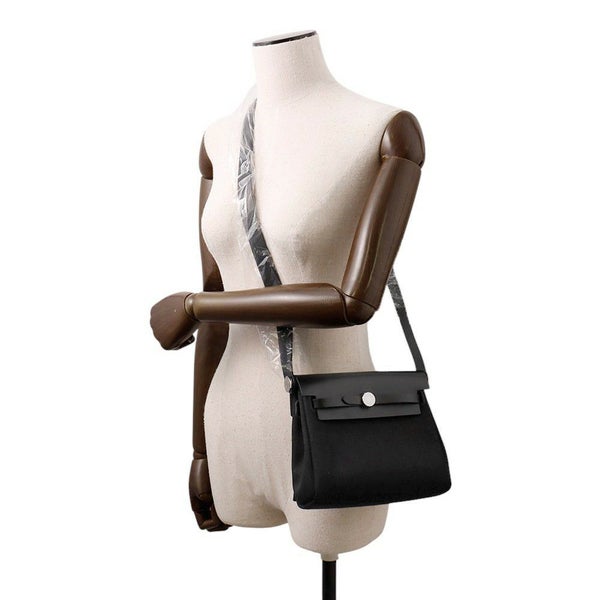 エルメス ショルダーバッグ エールバッグジップ ミニ ブラック/シルバー金具 トワルミリタリー/ヴァッシュハンター W刻印 黒