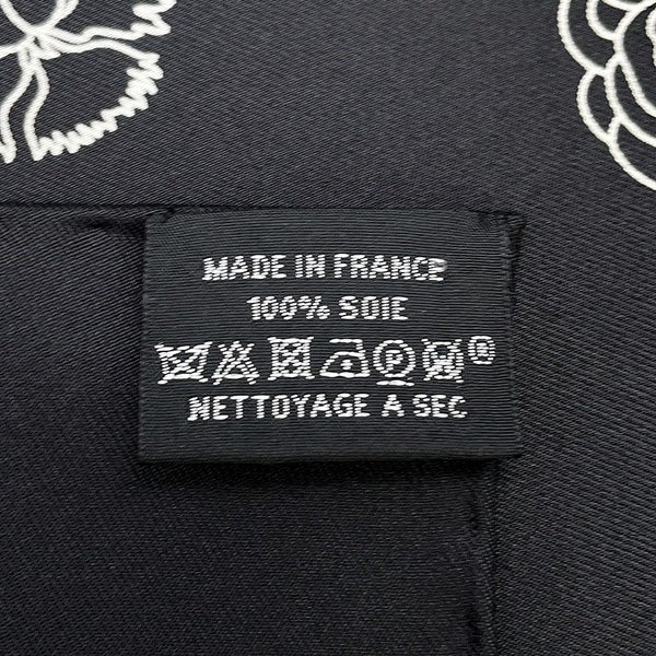 エルメス スカーフ カレ90 ローブ・レジェール Robe Legere HERMES シルクスカーフ 2022年秋冬 黒 白