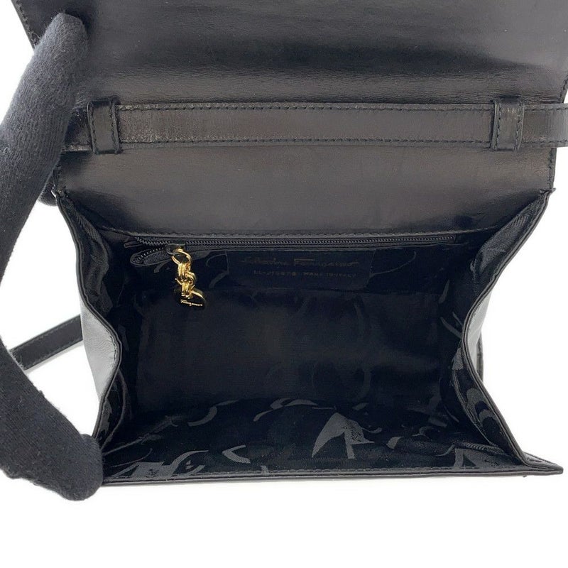 サルヴァトーレ・フェラガモ ショルダーバッグ ヴァラリボン レザー Ferragamo 黒