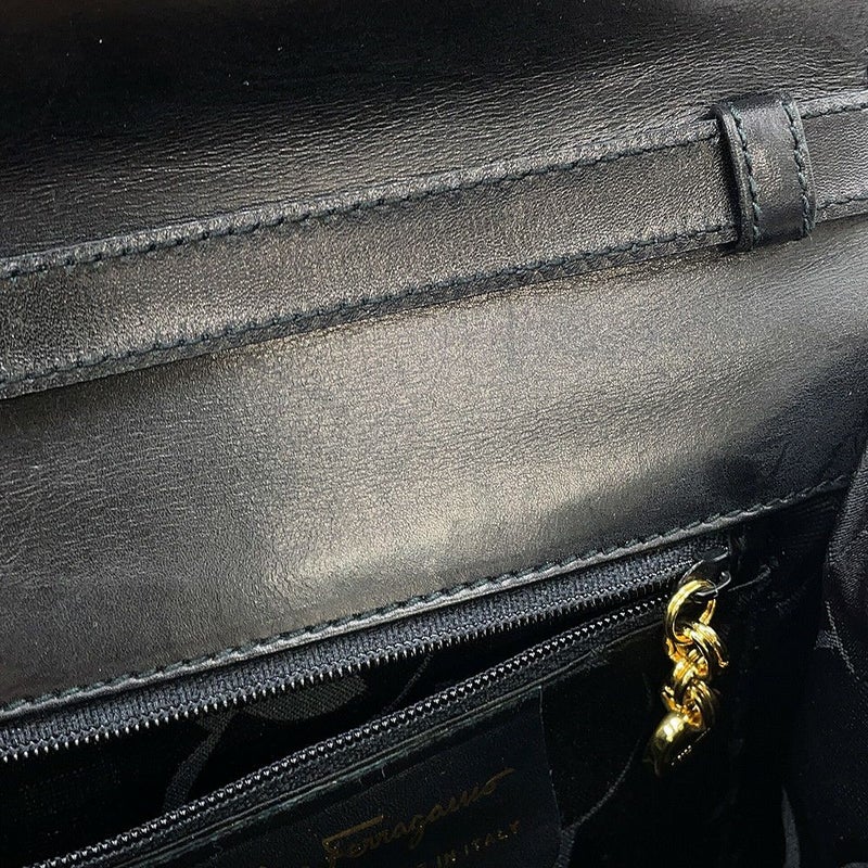 サルヴァトーレ・フェラガモ ショルダーバッグ ヴァラリボン レザー Ferragamo 黒