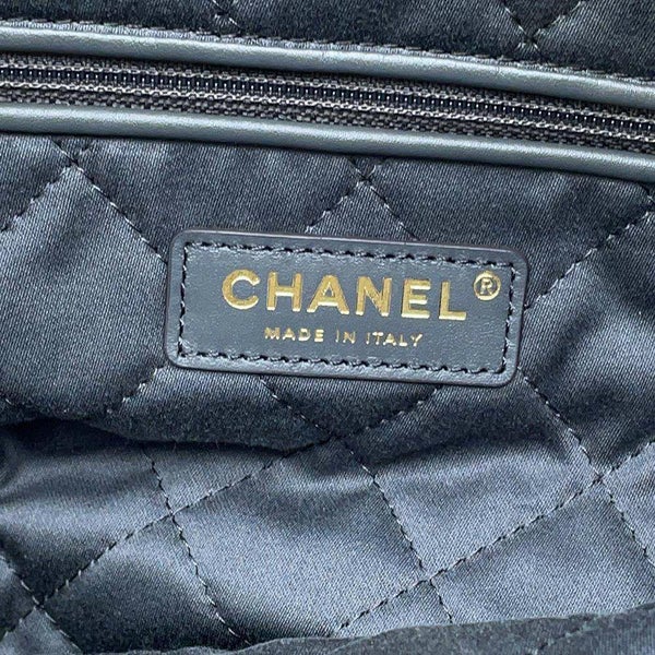 シャネル ハンドバッグ CHANEL 22 マトラッセ スモール シャイニーカーフスキン AS3260 ポーチ付き