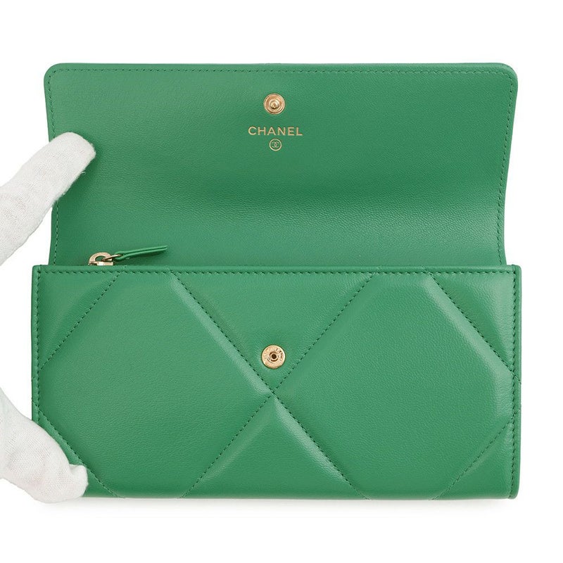 シャネル 二つ折り財布 ココマーク CHANEL19 フラップウォレット ミディアム ラムスキン AP0953 CHANEL 財布