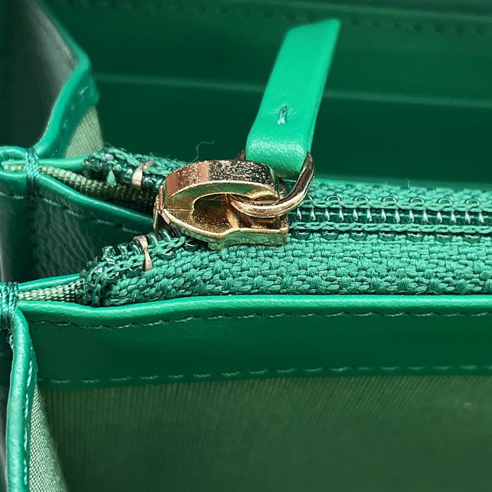 シャネル  19ライン ロングフラップウォレット 長財布 緑 CHANEL（シャネル） グレインドカーフスキン キャビアスキン ロング