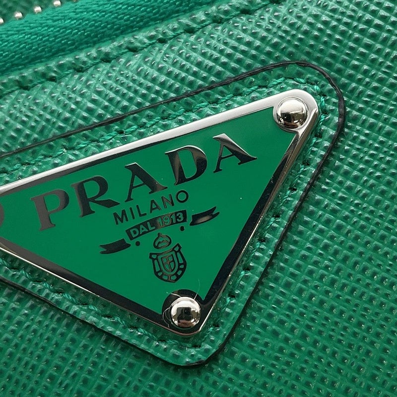 プラダ ショルダーバッグ トライアングル スマホショルダー サフィアーノ 2ZH126 PRADA