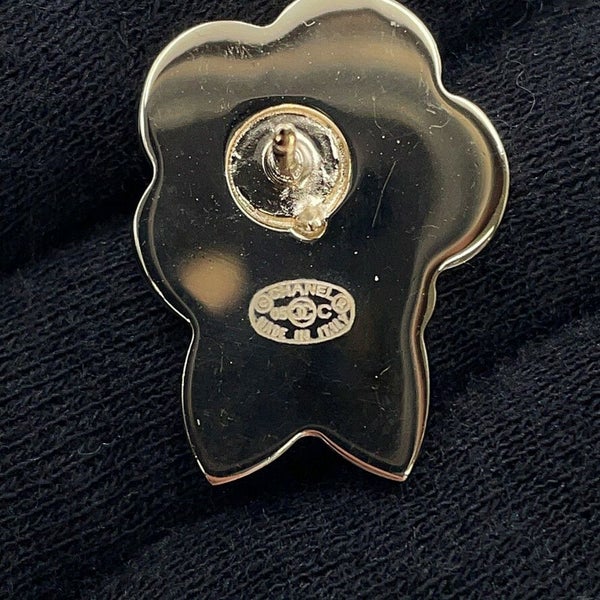 シャネル ブローチ カメリア メタル エナメル 05C CHANEL アクセサリー