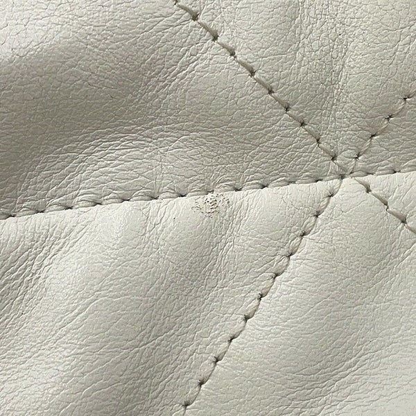 シャネル ハンドバッグ CHANEL 22 ミニ ココマーク シャイニーカーフレザー AS3980 CHANEL 2way 白