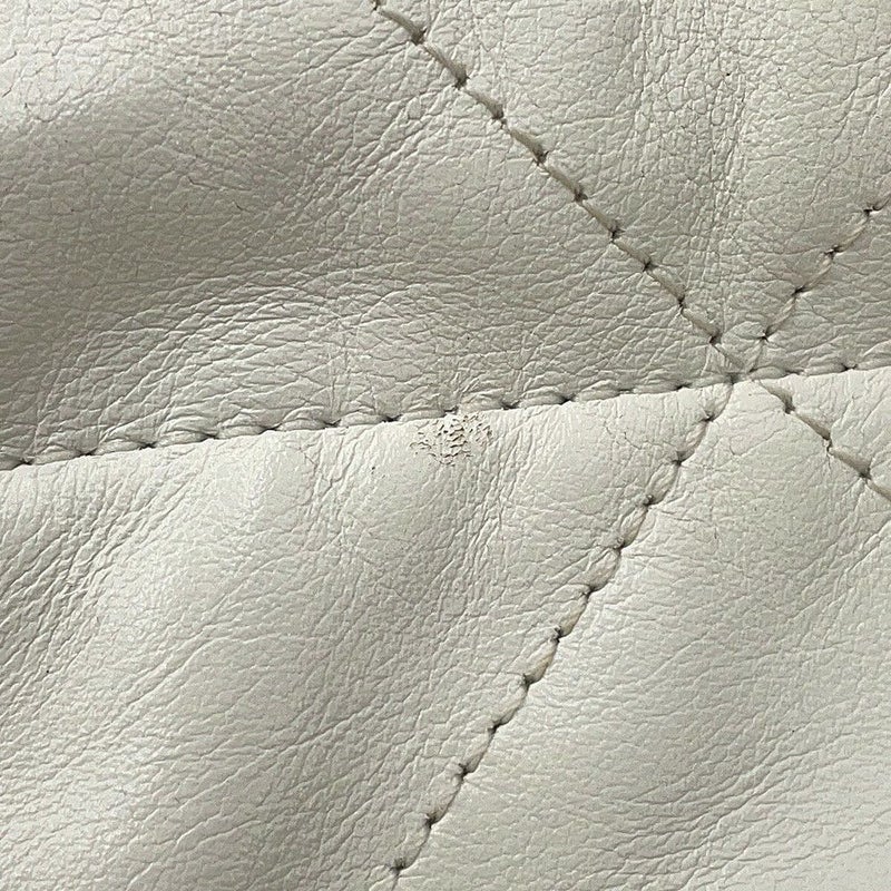 シャネル ハンドバッグ CHANEL 22 ミニ ココマーク シャイニーカーフレザー AS3980 CHANEL 2way 白