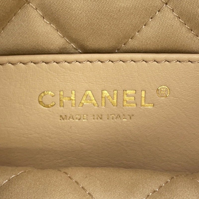 シャネル ハンドバッグ CHANEL 22 ミニ ココマーク シャイニーカーフレザー AS3980 CHANEL 2way 白