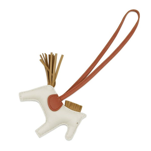 エルメス バッグチャーム ロデオ PM クレ/セサミ/コーネリアン ラムスキン Y刻印