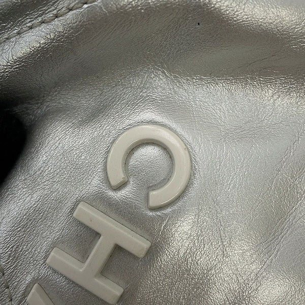 シャネル ハンドバッグ CHANEL 22 ミニ ココマーク シャイニーカーフレザー AS3980 CHANEL 2way 白