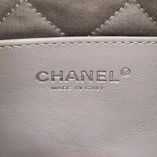 シャネル ハンドバッグ CHANEL 22 ミニ ココマーク シャイニーカーフレザー AS3980 CHANEL 2way 白