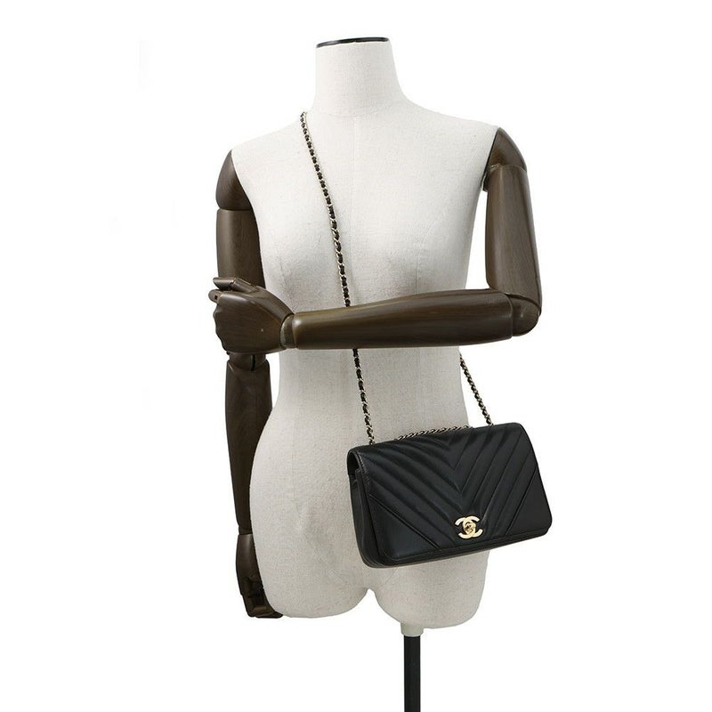 シャネル チェーンショルダーバッグ Vステッチ シェブロン ラムスキン CHANEL 黒