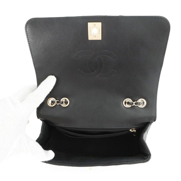 シャネル チェーンショルダーバッグ Vステッチ シェブロン ラムスキン CHANEL 黒