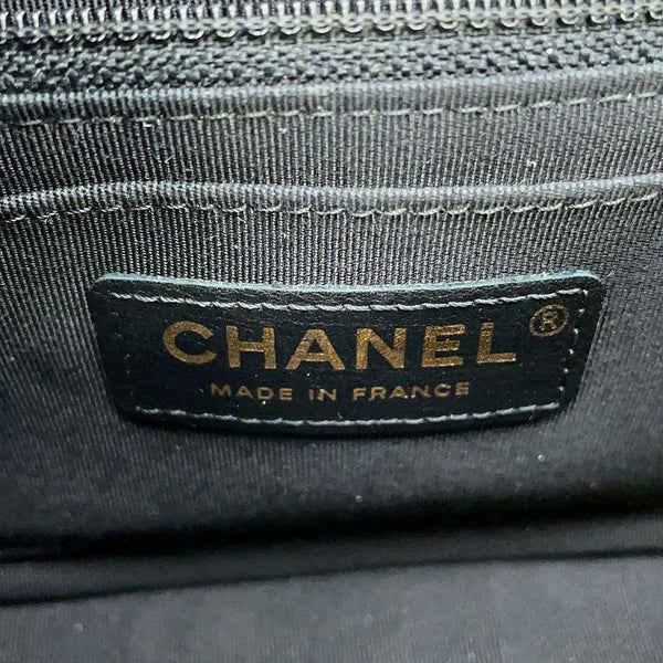 シャネル チェーンショルダーバッグ Vステッチ シェブロン ラムスキン CHANEL 黒