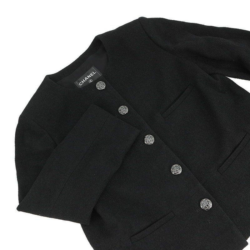 シャネル ジャケット ノーカラー カメリアボタン ウール レディースサイズ44 P52753 CHANEL アウター 黒