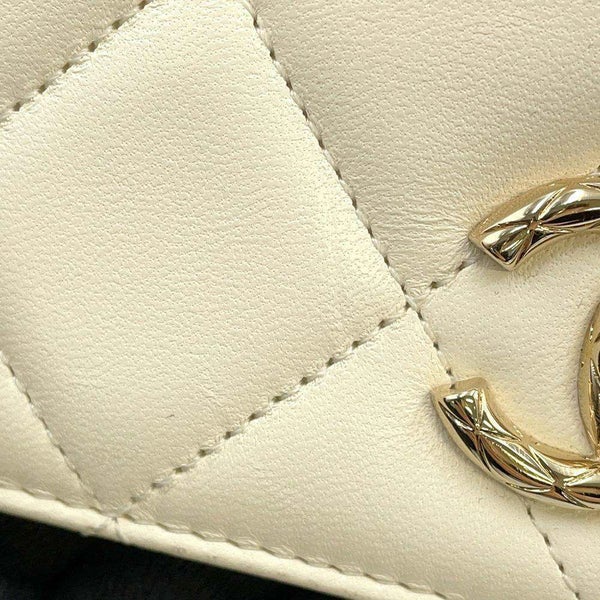 シャネル ハンドバッグ ココマーク マトラッセ トップハンドル ラムスキン A92236 CHANEL  2wayチェーンショルダーバッグ 白