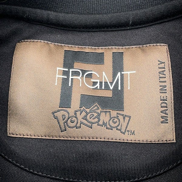 フェンディ Ｔシャツ フラグメント ポケモン コラボ カイリュー コットン メンズサイズS FS9626 FENDI トップス 黒