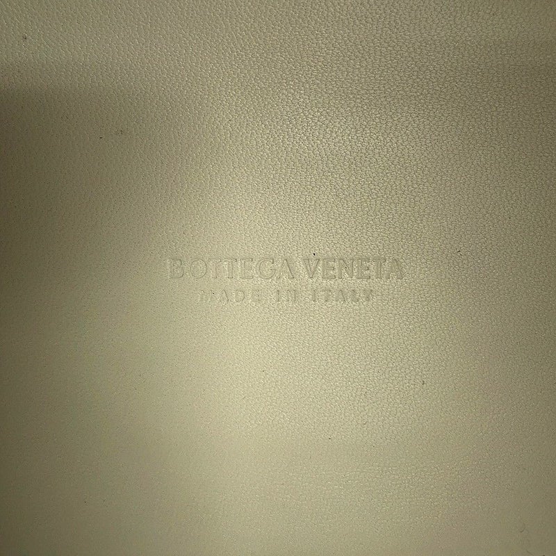 ボッテガヴェネタ トートバッグ マキシイントレチャート アルコ ミディアム 609175 BOTTEGA VENETA 黒 白