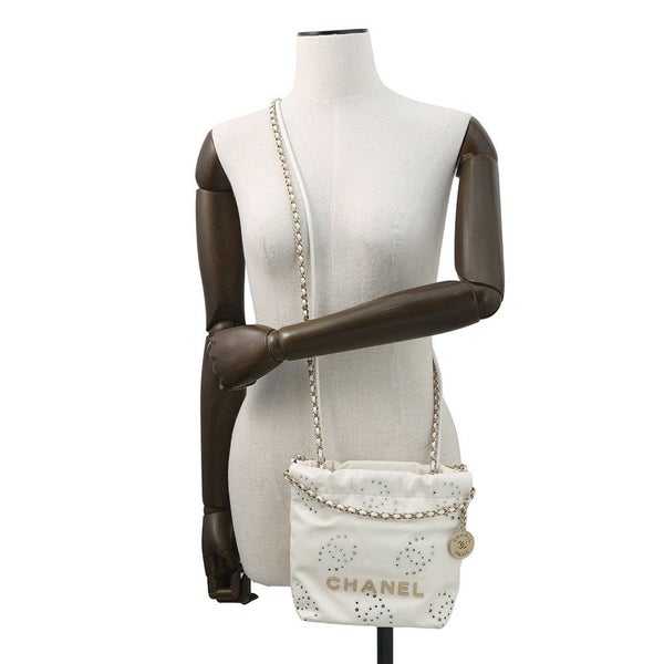 シャネル ハンドバッグ CHANEL 22 ミニ ココマーク パンチング シャイニーカーフレザー AS3980 CHANEL 2way 白