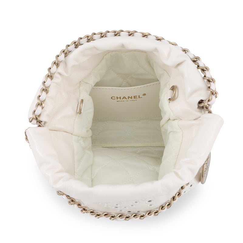 シャネル ハンドバッグ CHANEL 22 ミニ ココマーク パンチング シャイニーカーフレザー AS3980 CHANEL 2way 白