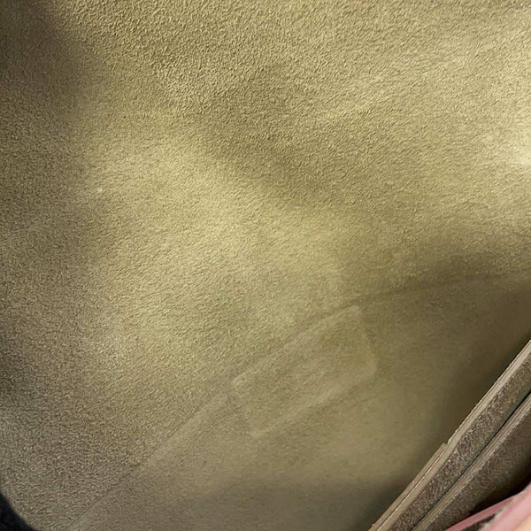 サルヴァトーレ・フェラガモ ショルダーバッグ リボン レザー Ferragamo バッグ 黒