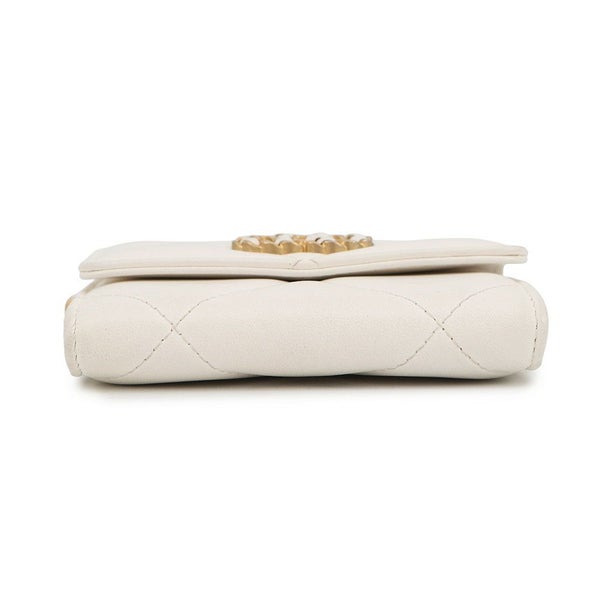 シャネル チェーンウォレット シャネル19 コインパース ラムスキン AP1787 CHANEL 二つ折り財布 白