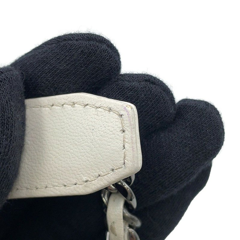 シャネル チェーンウォレット シャネル19 コインパース ラムスキン AP1787 CHANEL 二つ折り財布 白