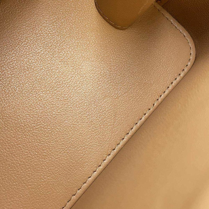 シャネル チェーンショルダーバッグ バニティケース ココマーク マトラッセ ラムスキン AP3044 CHANEL バッグ