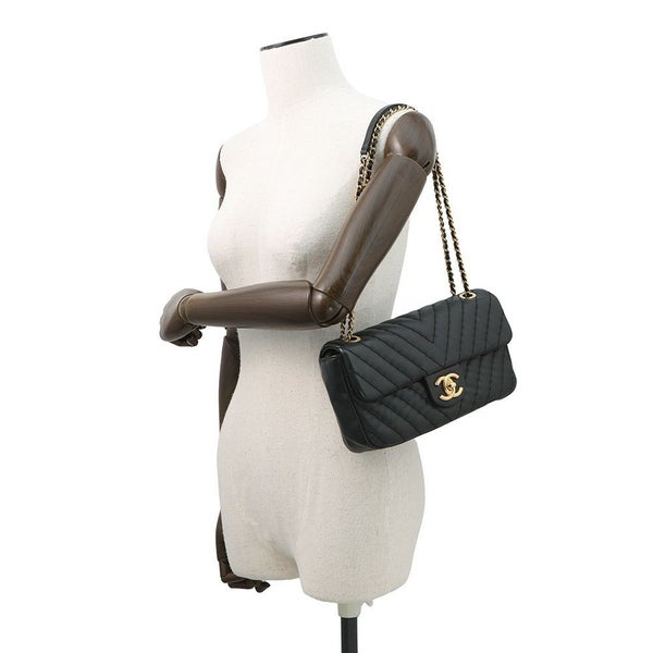 シャネル チェーンショルダーバッグ ココマーク シェブロン ラムスキン CHANEL 黒