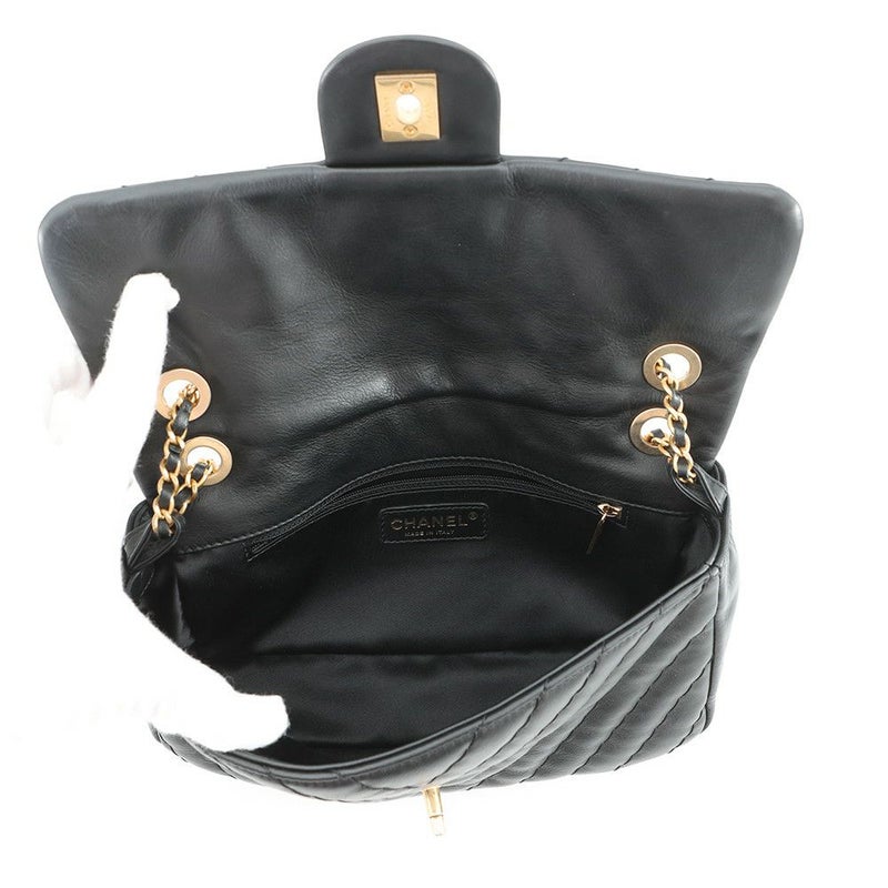 シャネル チェーンショルダーバッグ ココマーク シェブロン ラムスキン CHANEL 黒