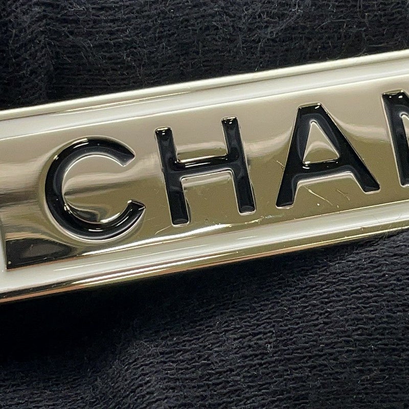 シャネル ブローチ ロゴ メタル B21 B CHANEL アクセサリー