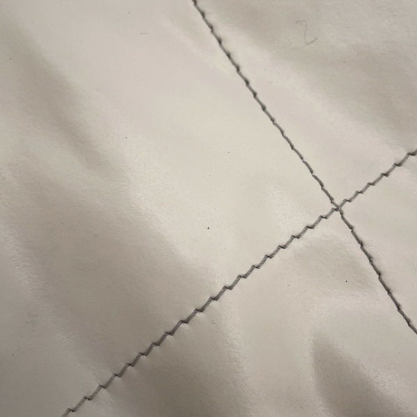 シャネル チェーンショルダーバッグ CHANEL22 スモール カーフスキン AS3260 CHANEL ポーチ付き 白