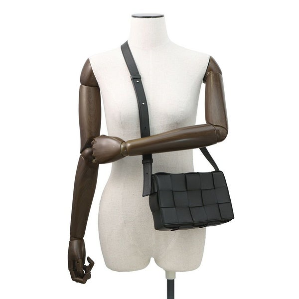 ボッテガヴェネタ ショルダーバッグ マキシイントレチャート カセット ラムスキン 578004 BOTTEGA VENETA 黒