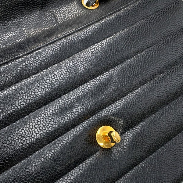 シャネル チェーンショルダーバッグ マドモアゼル ココマーク キャビアスキン CHANEL 黒