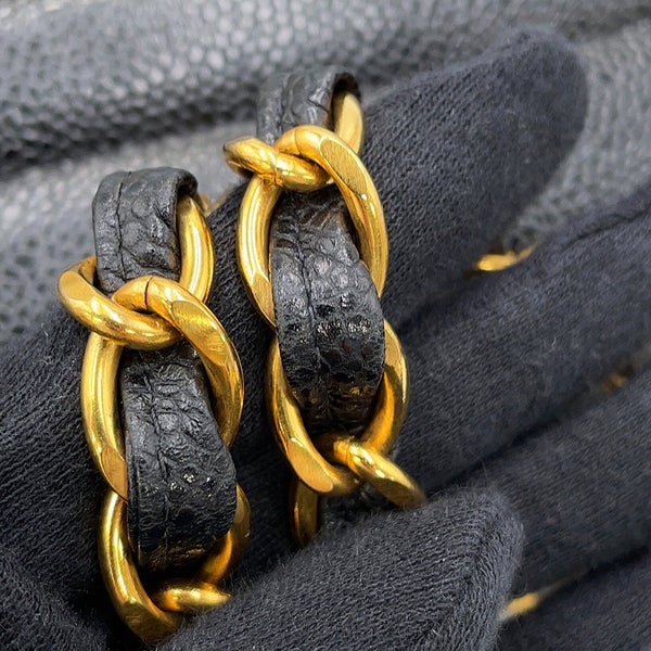 シャネル チェーンショルダーバッグ マドモアゼル ココマーク キャビアスキン CHANEL 黒